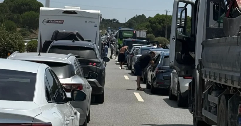 Acidente na A2 condiciona trânsito