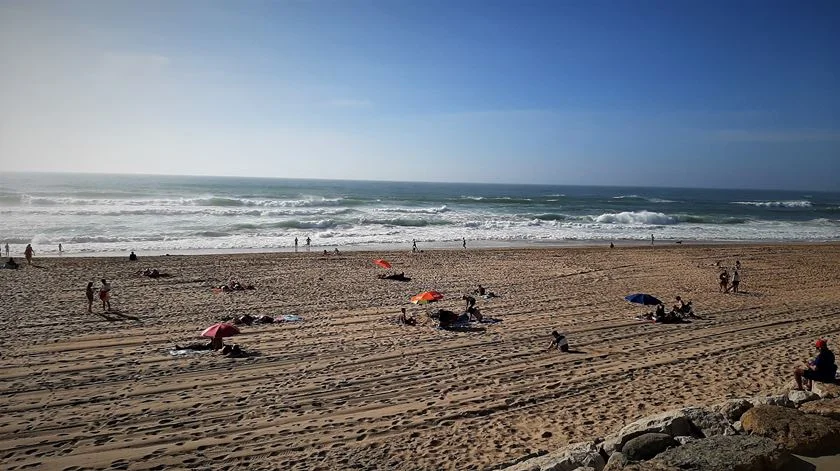 Alerta para "partículas inorgânicas" em praias de Sintra, Torres Vedras, Mafra e Cascais