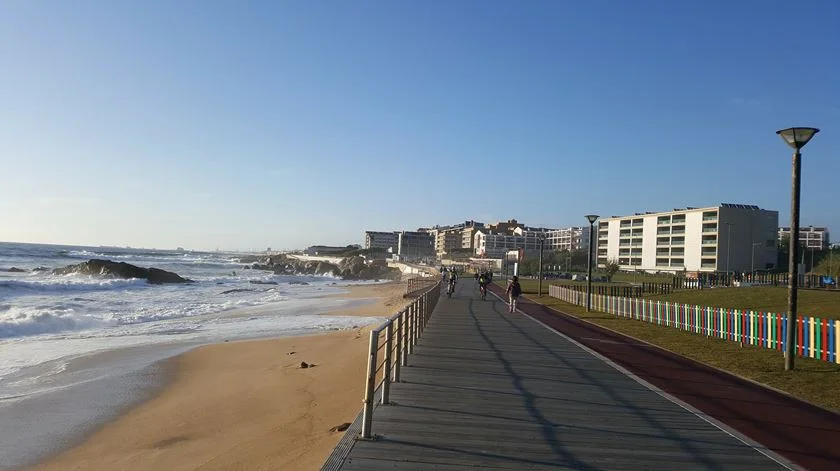 Aproveitar mar mais quente a norte? Água vai arrefecer nos próximos dias