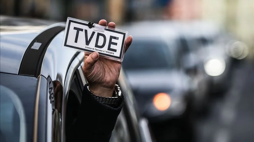 Associação do setor do táxi contesta revisão da chamada Lei dos TVDE