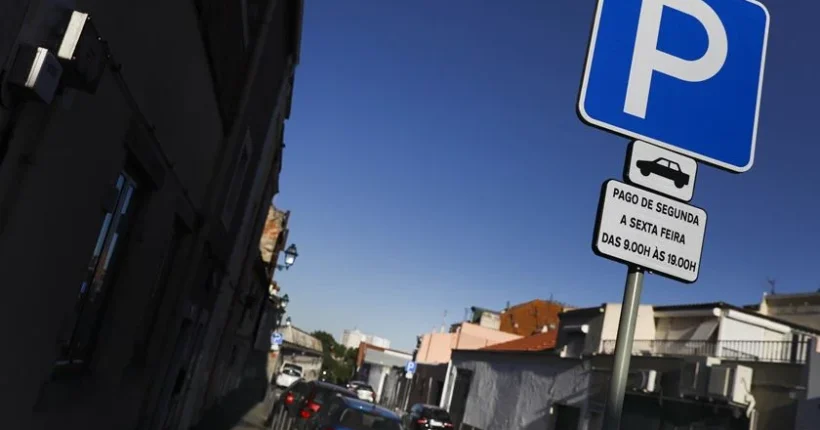 "Atentado à vida da cidade". Junta de Alverca contesta parquímetros