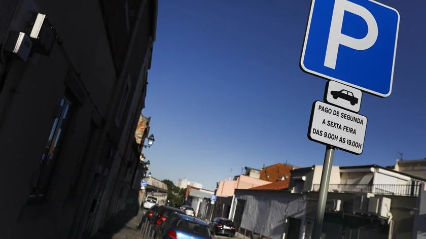 "Atentado à vida da cidade". Junta de Alverca contesta parquímetros
