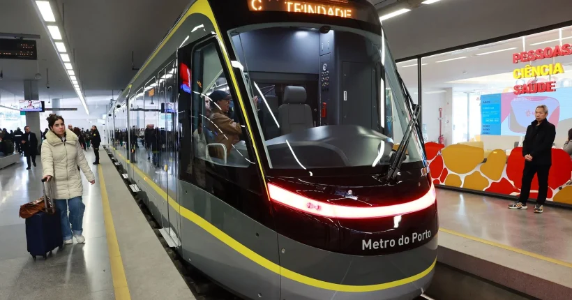 Autarca diz que filas para tirar Cartão Porto mostram adesão