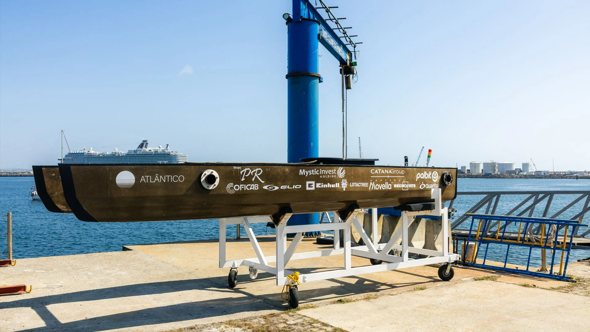 Barco solar vai percorrer costa portuguesa pela primeira vez