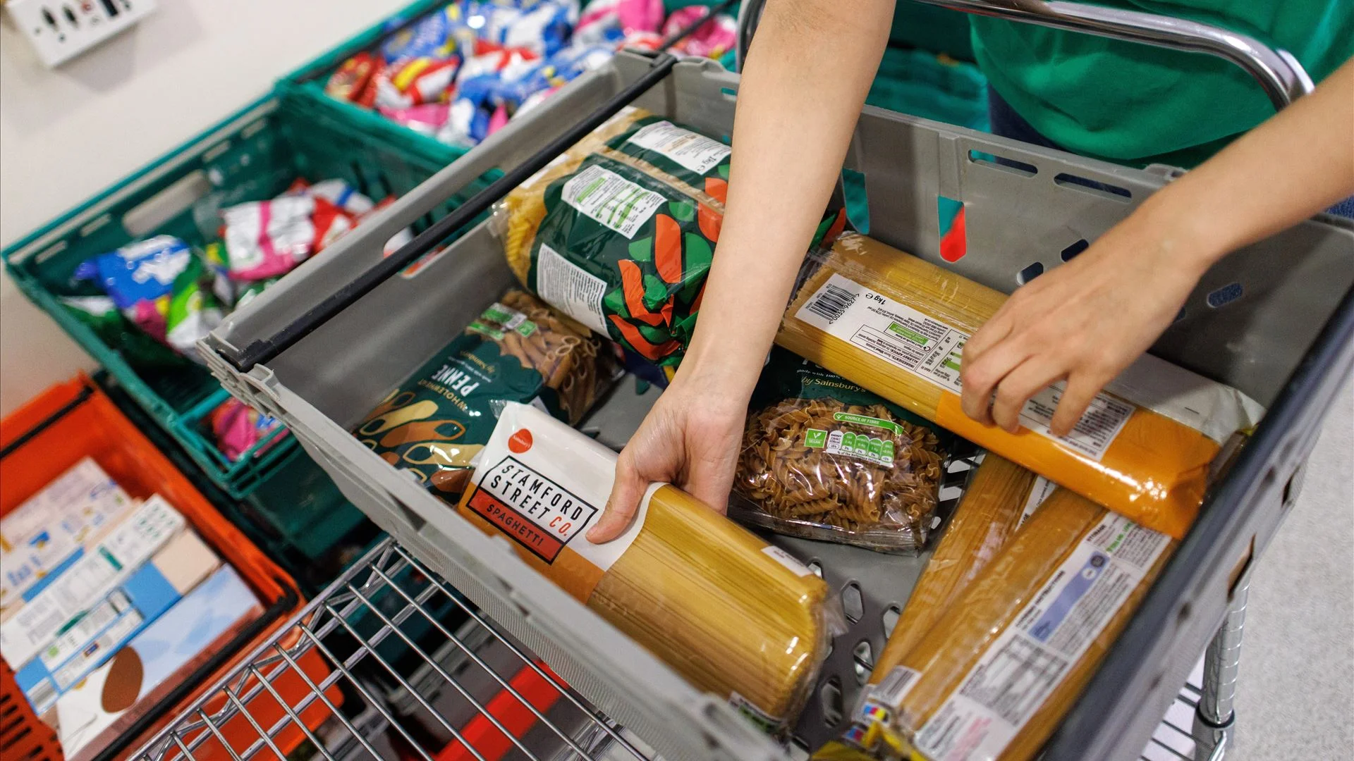 Cabaz alimentar tem maior descida do ano e custa agora 251,29 euros