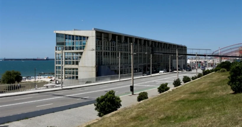 Edifício Transparente. Demolição com prazos remetidos para o final do ano