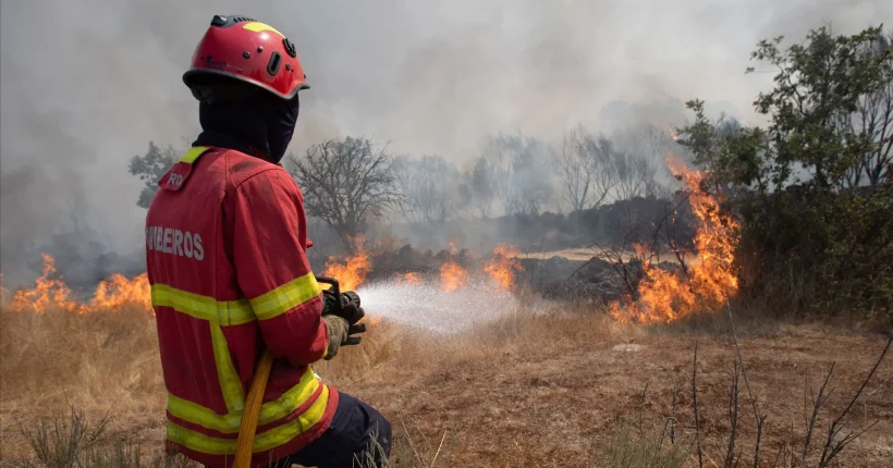 Fogo em Valpaços com três frentes ativas e reforço de meios