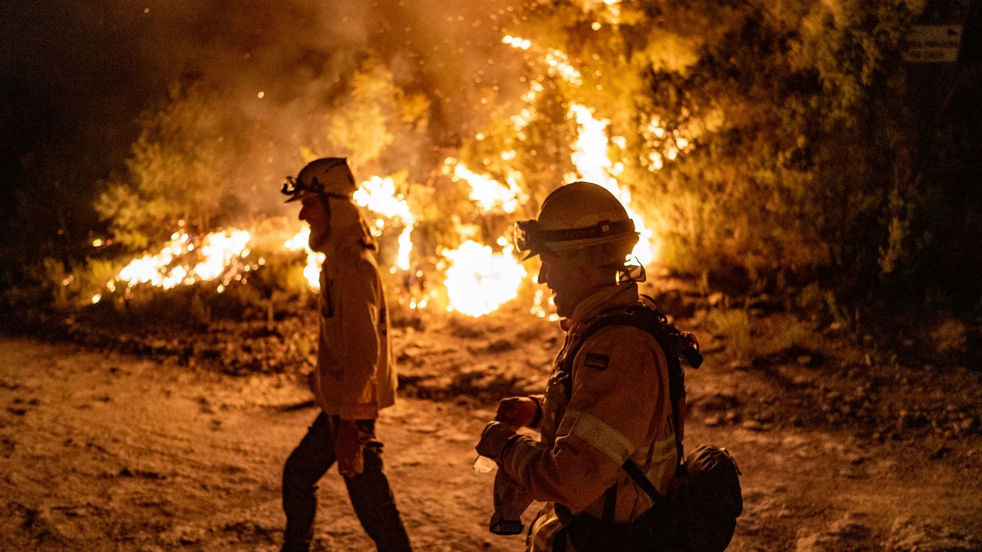 Força de 128 operacionais portugueses vai enfrentar "incêndio complexo" em Espanha