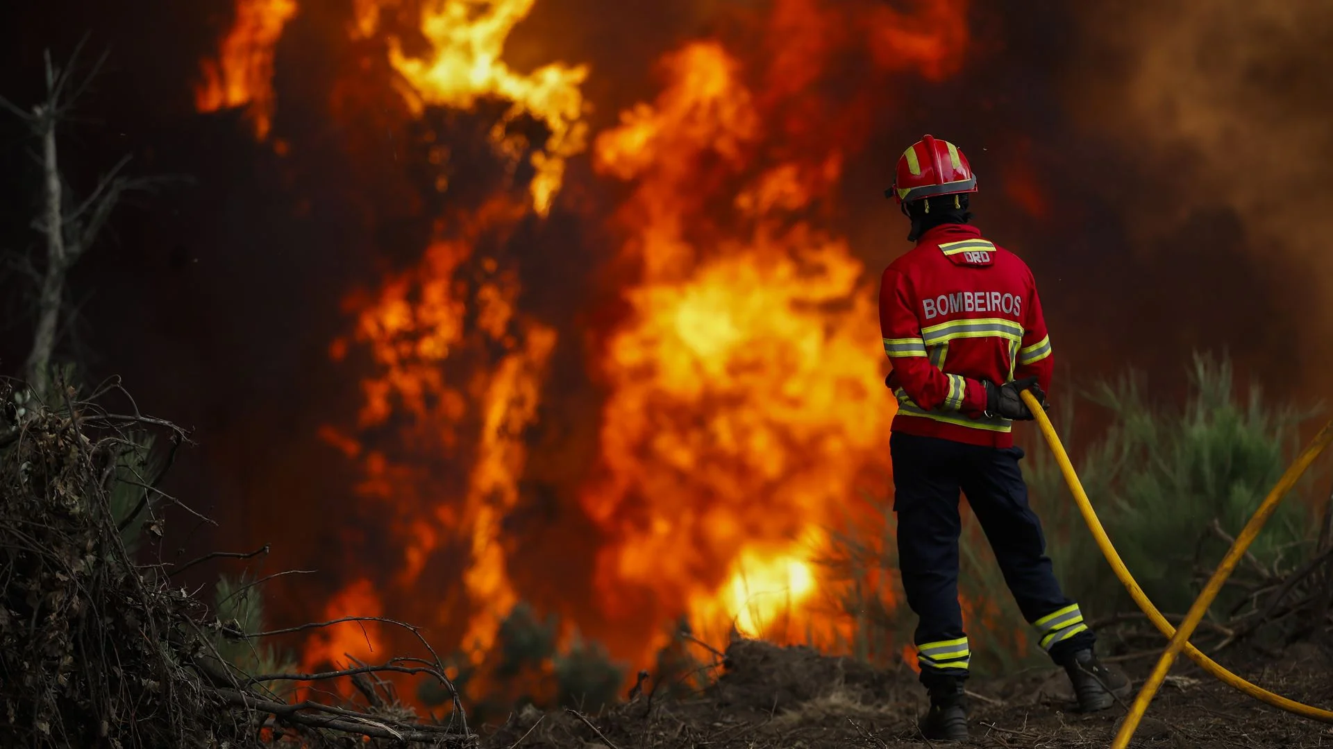 Homem detido por suspeita de atear dois incêndios florestais em Barcelos