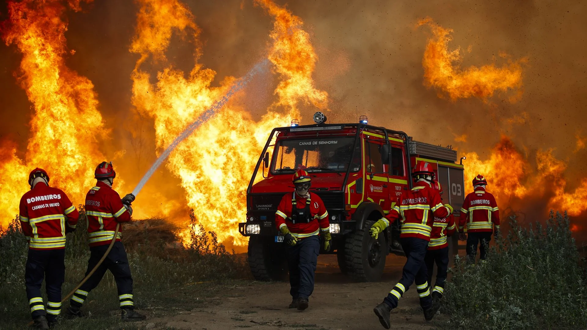 Incêndios. Mais de 400 operacionais combatem chamas na Guarda