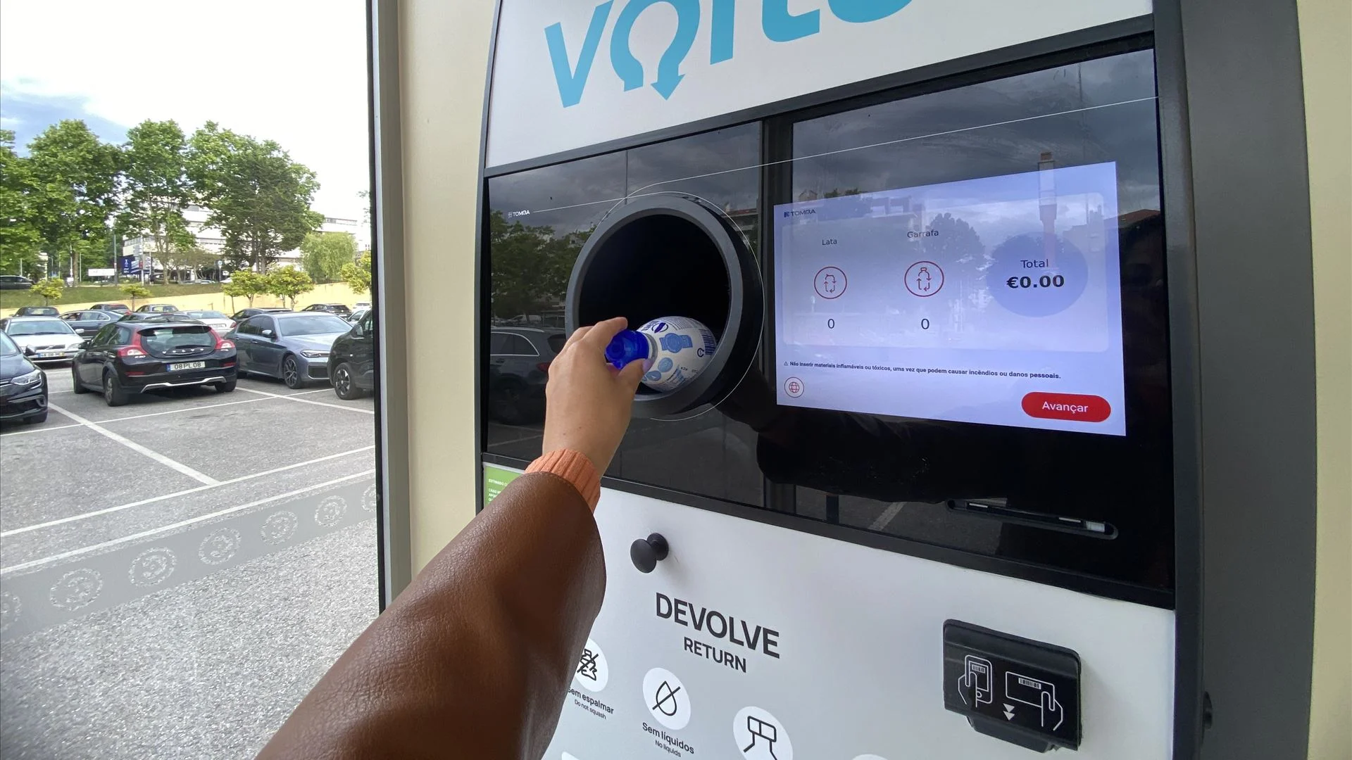 Lisboa sofre com sistema "Volta" após fenómeno de procura de embalagens no lixo