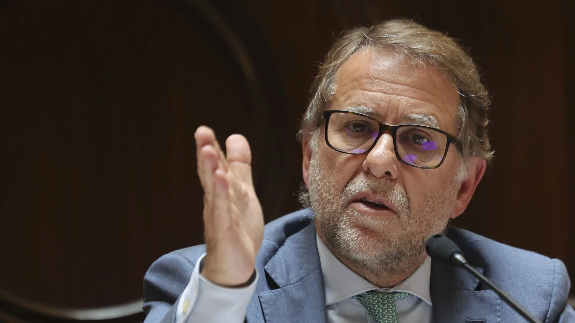 Luís Neves recebeu madeira de linha ferroviária desativada para a sua casa