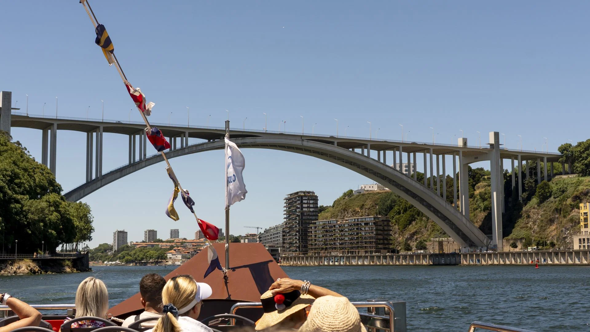 Mais de 4.400 pessoas utilizaram as novas travessias fluviais no rio Douro numa semana