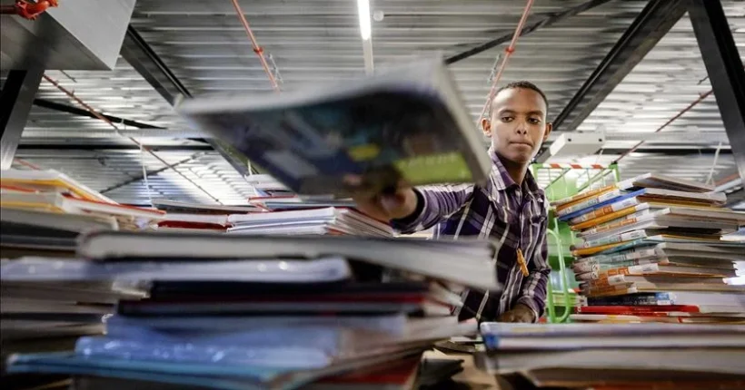 ​Manuais gratuitos para todos no próximo ano? Ainda há tempo, diz associação