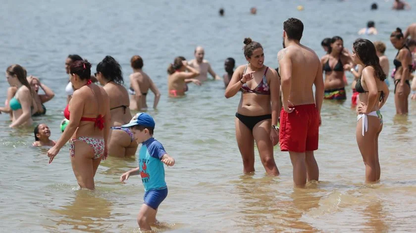 Matosinhos. Já se pode ir a banhos novamente na praia de Angeiras Sul