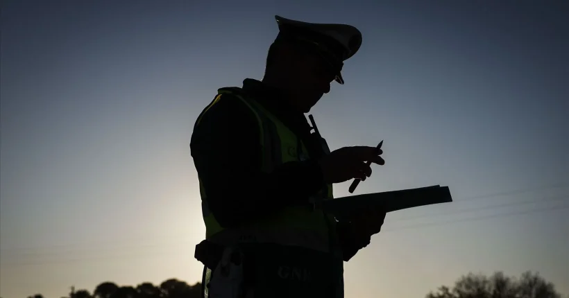 Militar da GNR fora de serviço agredido e atacado com garrafa em Évora
