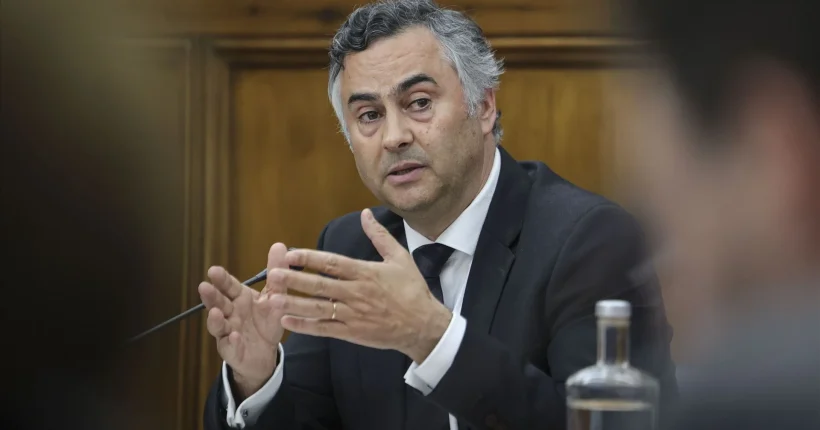 Ministro acusa antigo presidente do Júri Nacional de Exames de não reportar problemas com classificação digital