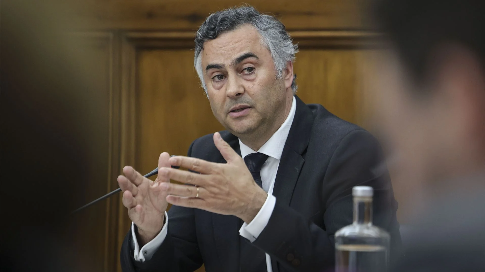 Ministro acusa antigo presidente do Júri Nacional de Exames de não reportar problemas com classificação digital