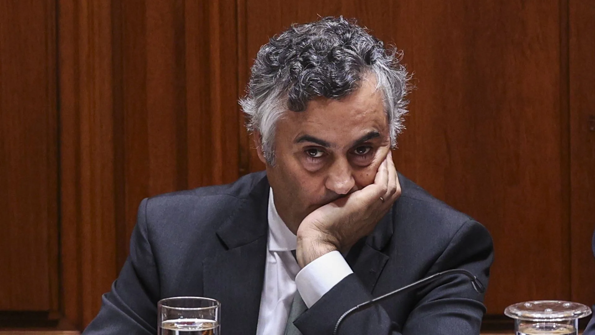Ministro cria época especial de exames, mas mantém calendário da 1ª fase de acesso ao Superior