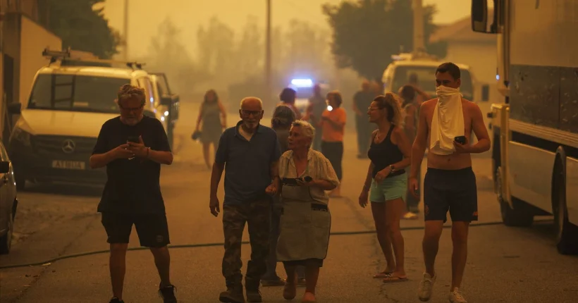 Moradores de várias aldeias regressam a casa. Incêndio de Valpaços/Mirandela combatido por mais de 800 operacionais