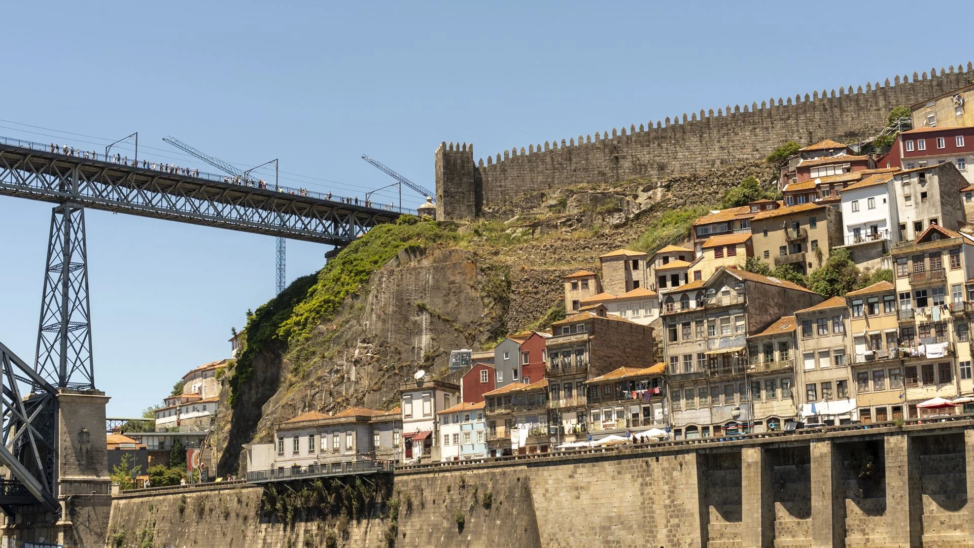 ​Organização de proteção do património pede “esclarecimentos urgentes” à Câmara do Porto sobre obras no centro