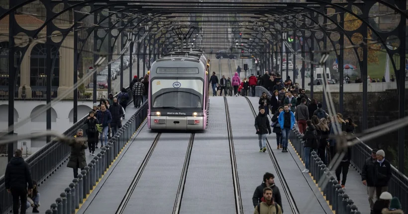 Porto regista 30 mil adesões e ativações dos transportes grátis no cartão municipal