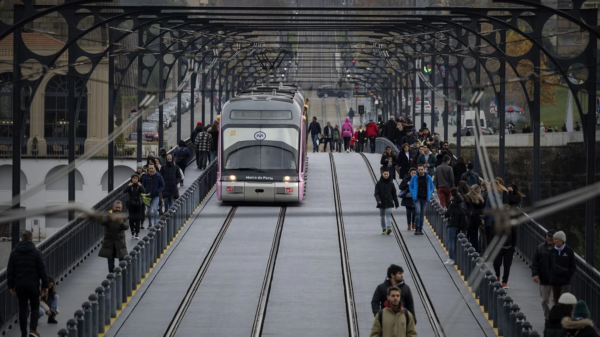 Porto regista 30 mil adesões e ativações dos transportes grátis no cartão municipal