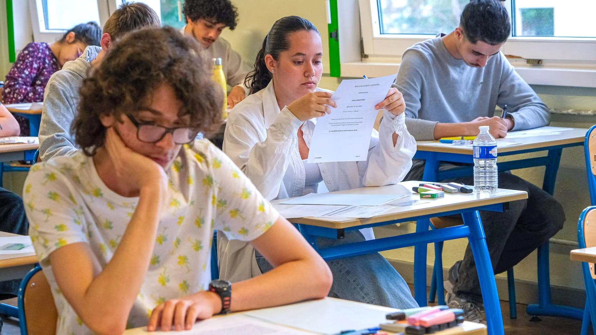 Professores instruídos para classificar exames mesmo se respostas estiverem incompletas