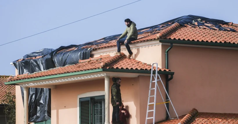 Seis meses depois da tempestade Kristin, "ainda há telhados com lonas" em Leiria