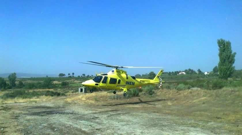 Transportado de helicóptero por ferimentos graves após queda em rocha nas Caldas da Rainha