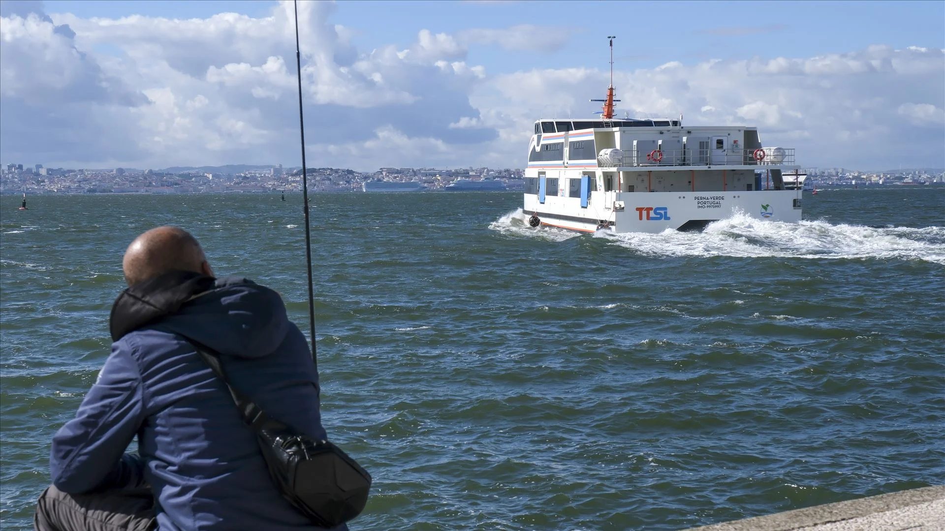 Transtejo Soflusa inicia hoje ligação fluvial entre Almada e Oeiras