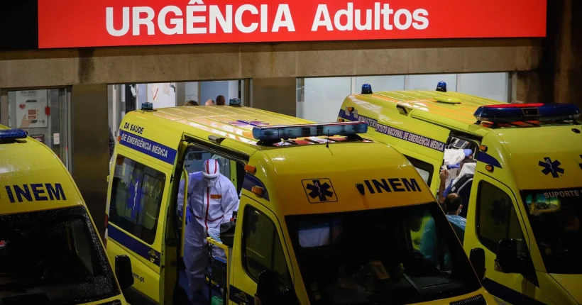 ​“Uma ambulância acaba por estar hipotecada duas, três horas”. Bombeiros alertam para risco no socorro no Algarve