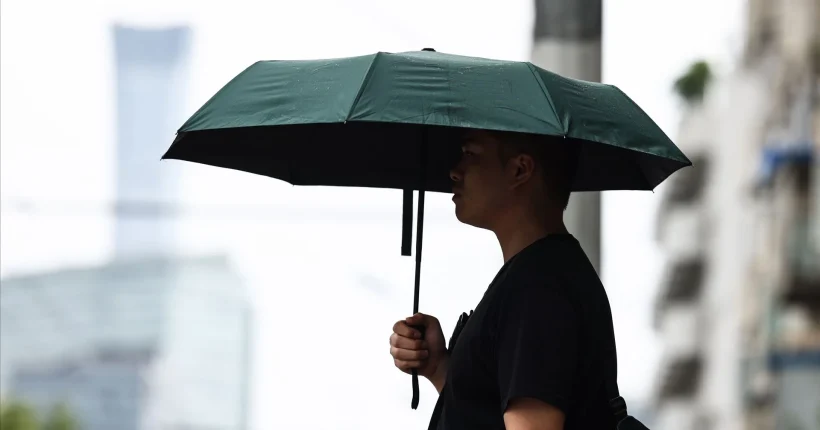 Chuva forte e trovoada colocam onze distritos sob aviso amarelo esta quarta-feira