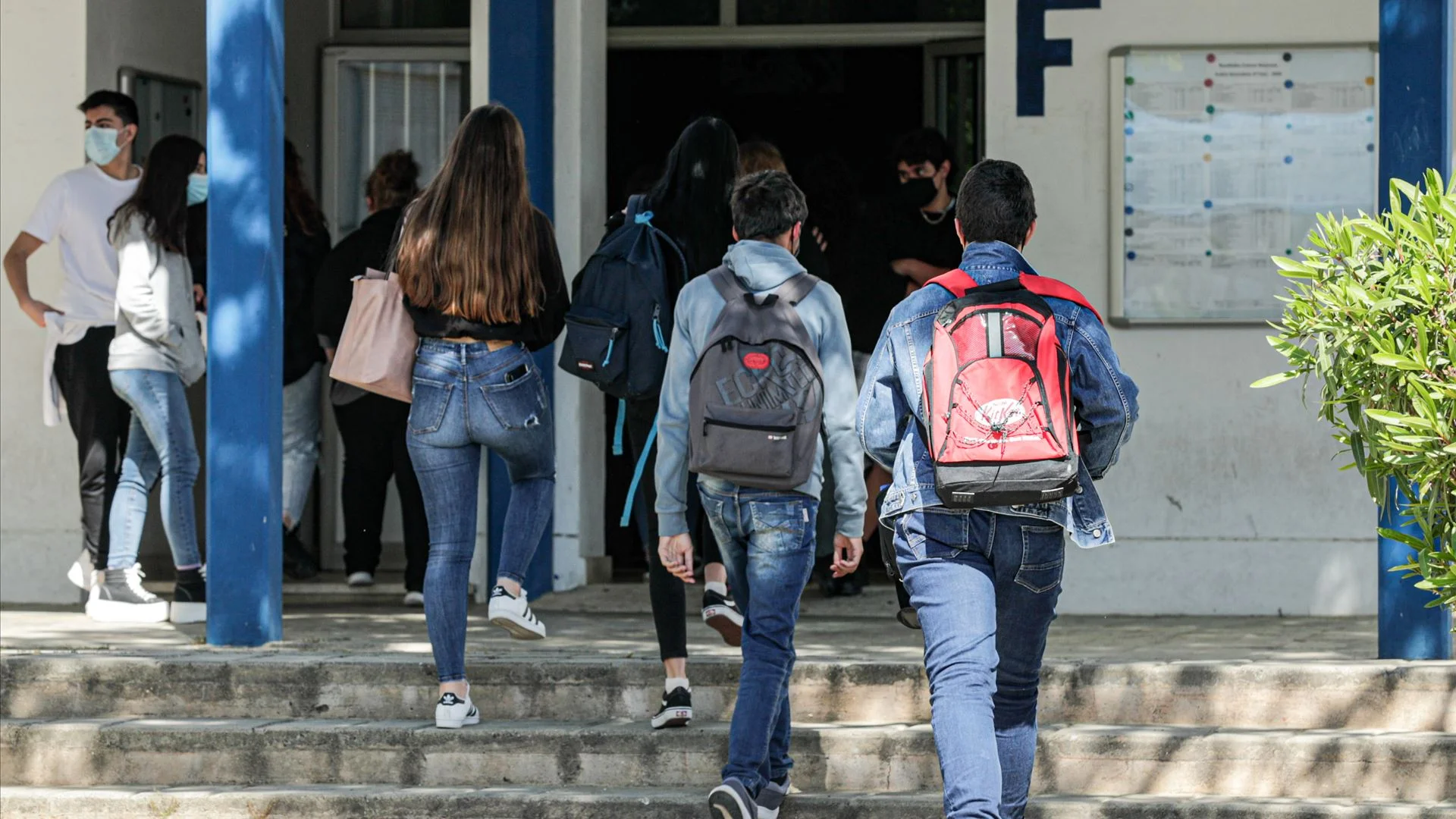 Diretores esperam que ministro esclareça se regresso às aulas do terceiro ciclo será adiado