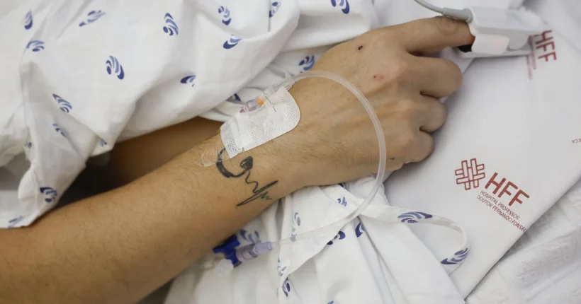 Enfermeiros do hospital Amadora-Sintra entregam declaração de escusa de responsabilidade