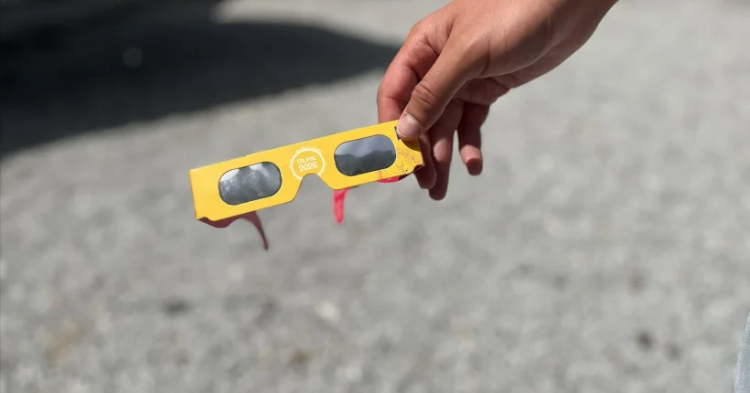 Farmácias vão receber mais óculos para observar eclipse