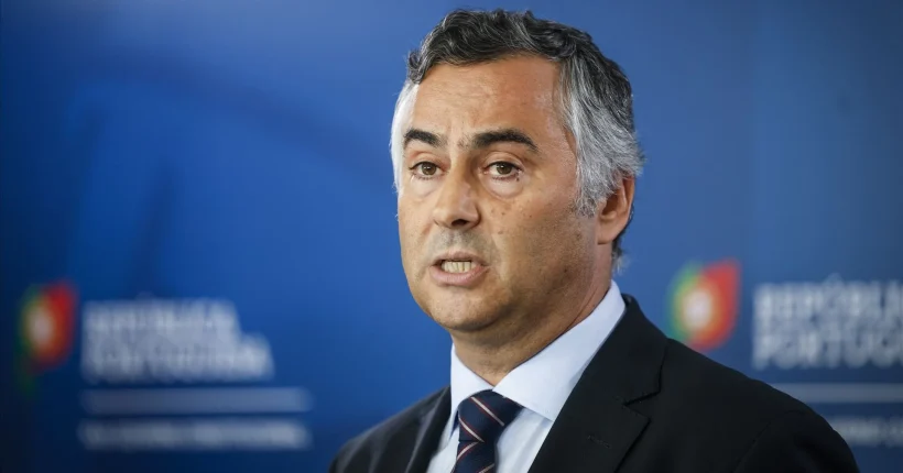 Férias canceladas por mudanças nos exames? "Ninguém pediu, até agora, para ser indemnizado", diz ministro