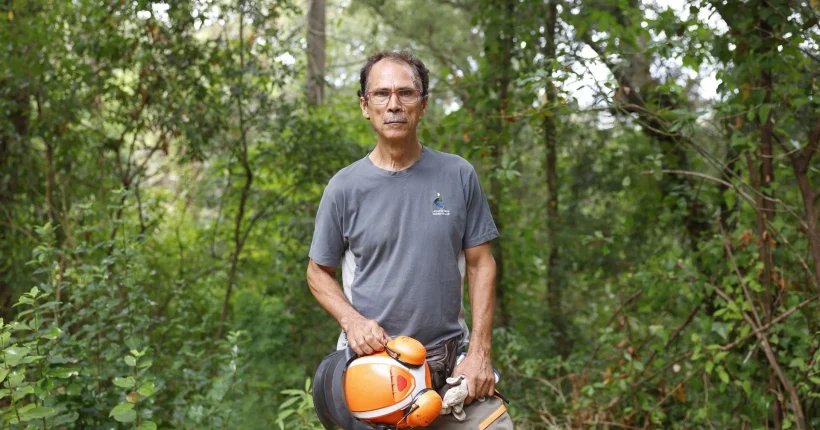 Foi preso por crimes violentos. Hoje é chefe de equipa numa floresta da Serra de Sintra