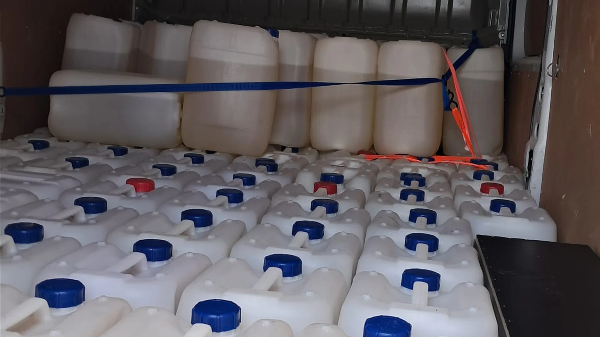 GNR apreende 6.750 litros de gasolina e quatro viaturas em Aljezur