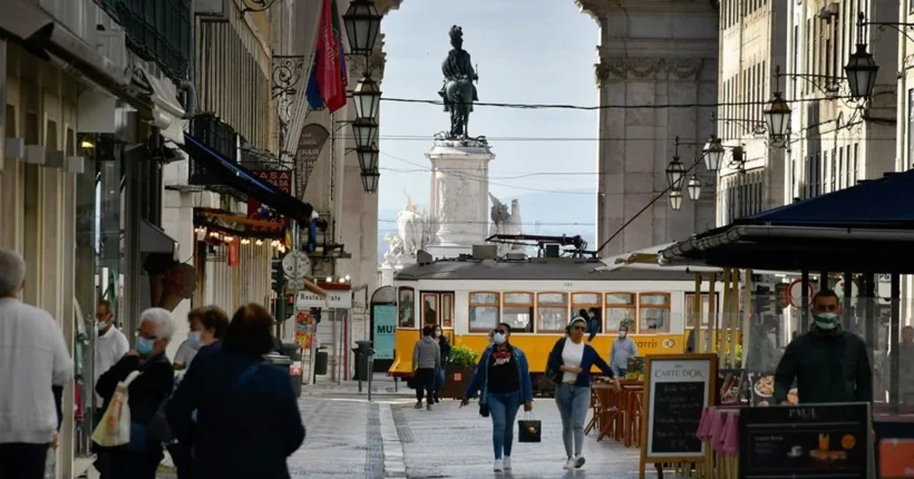 Governo anuncia reforço policial nas zonas turísticas de Lisboa após mulher ser baleada