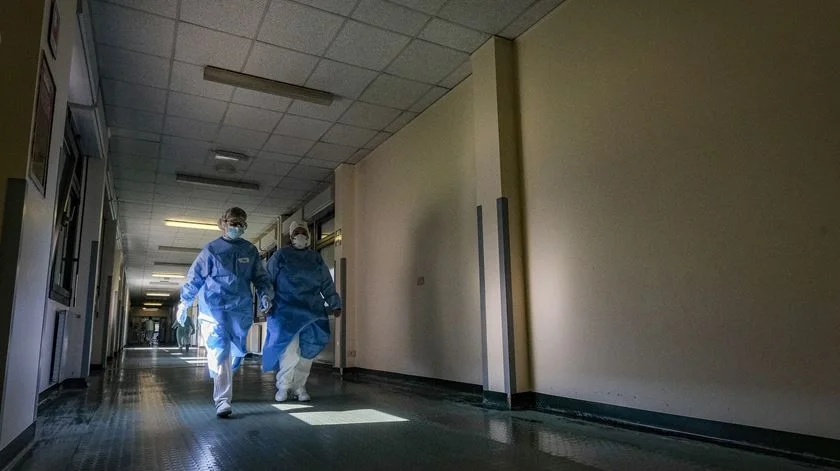 Hospital de Oliveira de Azeméis parcialmente fechado devido a infestação de baratas