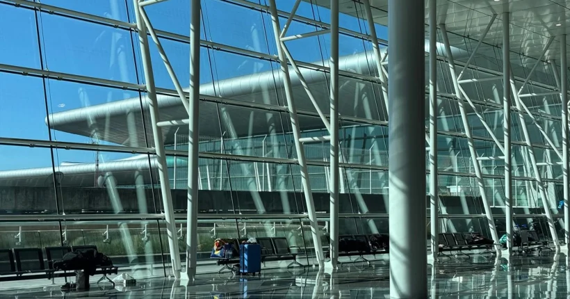 Mau tempo cancela oito voos e diverge outros sete no aeroporto do Porto