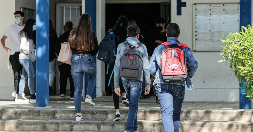 Ordem pede "suspensão urgente" de cobranças de salários a psicólogos das escolas