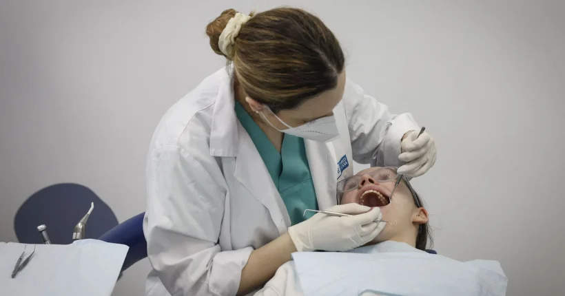Publicada carreira especial de médico dentista no SNS