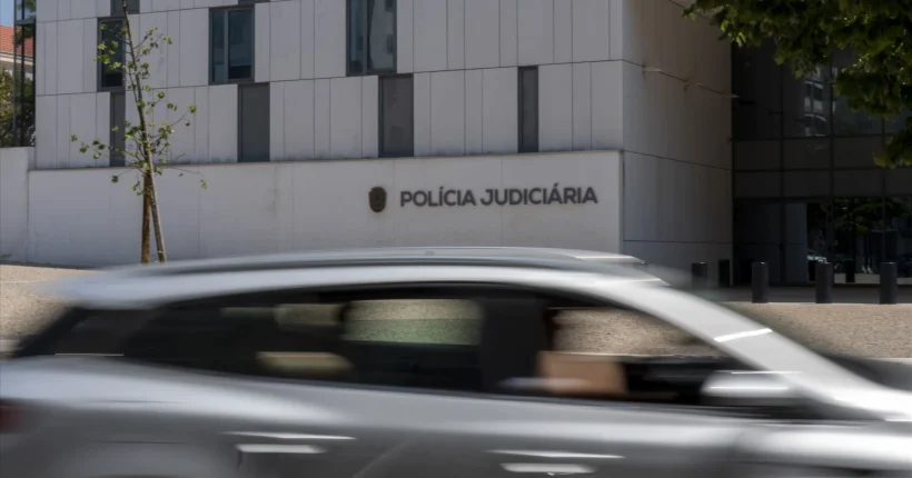 Pulseira eletrónica para jovem de 18 anos suspeito de maltaratar namorada em Gaia