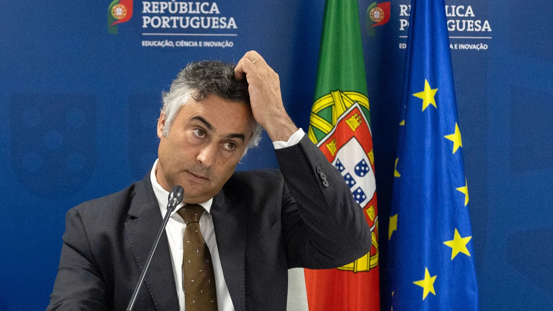 Reapreciações chegam às escolas com atraso. "Há casos que podem ter de ser resolvidos na próxima semana"