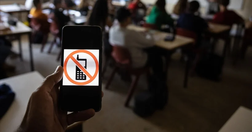 Seguro promulga proibição de "smartphones" até ao 9.º ano