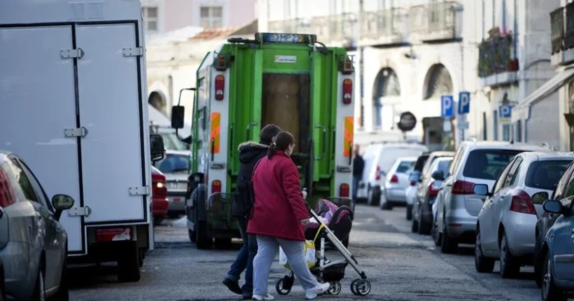 Três trabalhadores afetados com vapores libertados de camião do lixo em Braga