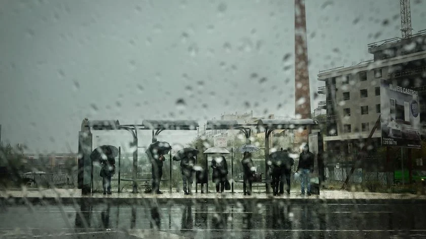 Vem aí chuva. Temperaturas descem na última semana de agosto