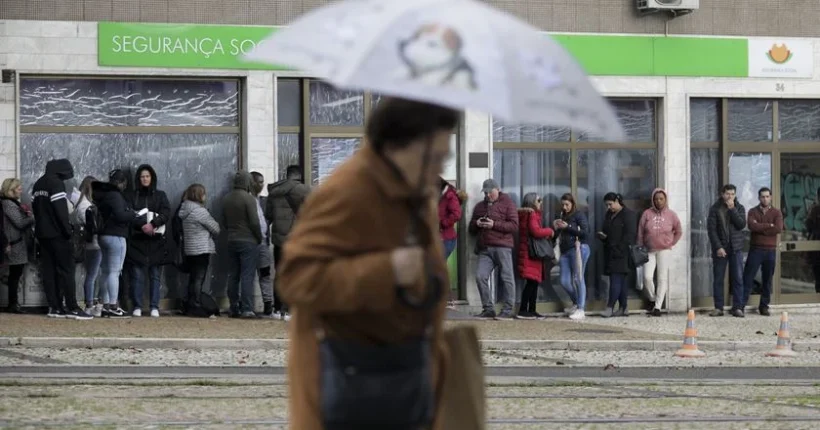 Taxa de desemprego em julho recua para 5,7%